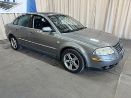 2004 VOLKSWAGEN Passat