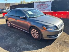 2014 VOLKSWAGEN Passat