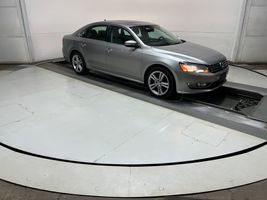 2013 VOLKSWAGEN Passat