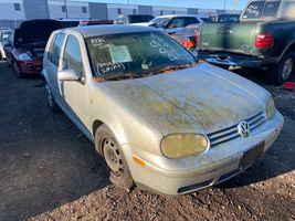2004 VOLKSWAGEN Golf