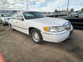 2002 Lincoln Town Car