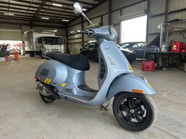 2021 VESPA GTS