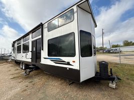 2023 SALEM GRAND VILLA 42VIEW