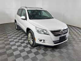 2011 VOLKSWAGEN Tiguan