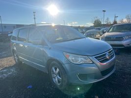 2009 VOLKSWAGEN Routan