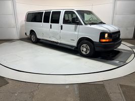 2003 Chevrolet G2500 Vans