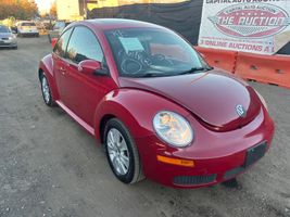 2010 VOLKSWAGEN New Beetle