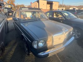1984 Mercedes-Benz 300 Series