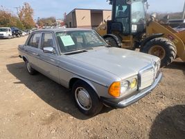 1984 Mercedes-Benz 230E