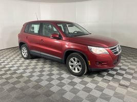 2010 VOLKSWAGEN Tiguan