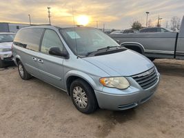 2005 Chrysler Town & Country