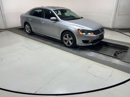 2013 VOLKSWAGEN Passat