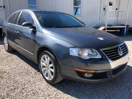 2010 VOLKSWAGEN Passat