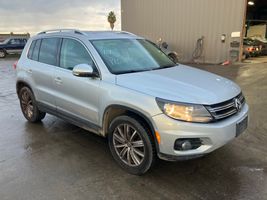 2012 VOLKSWAGEN Tiguan