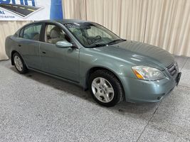 2004 NISSAN Altima