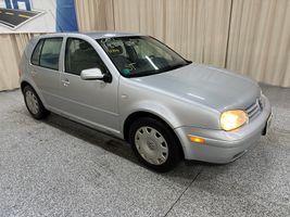 2002 VOLKSWAGEN Golf