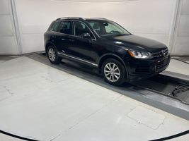 2014 VOLKSWAGEN Touareg