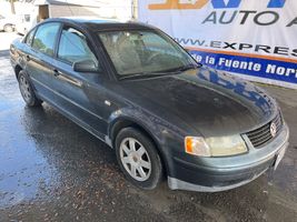 2000 VOLKSWAGEN Passat