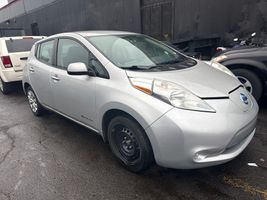 2015 NISSAN LEAF