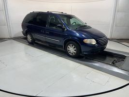 2005 Chrysler Town & Country