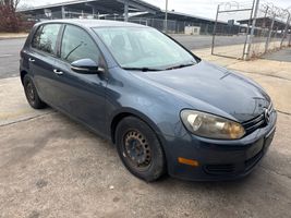 2011 VOLKSWAGEN Golf