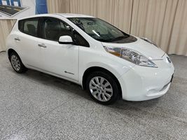 2015 NISSAN LEAF
