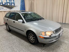 2001 Volvo V40