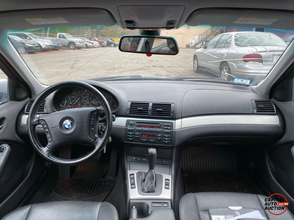 2004 BMW 3-SERIES 10