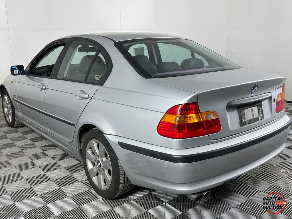 2004 BMW 3-SERIES 2