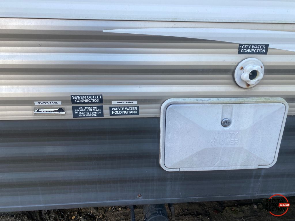 2013 CROSSROADS  BALL HITCH TRAILER 20