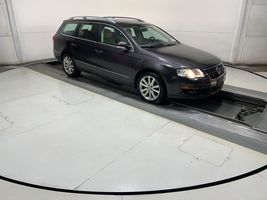 2010 VOLKSWAGEN Passat