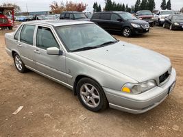 2000 Volvo S70