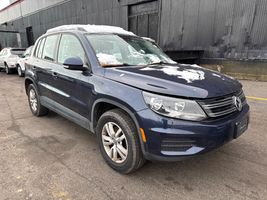 2016 VOLKSWAGEN Tiguan
