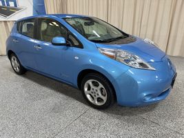 2011 NISSAN LEAF