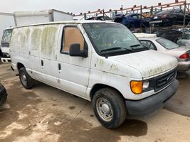 2004 Ford E150 Vans