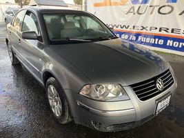 2003 VOLKSWAGEN Passat