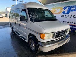 2004 Ford E150 Vans