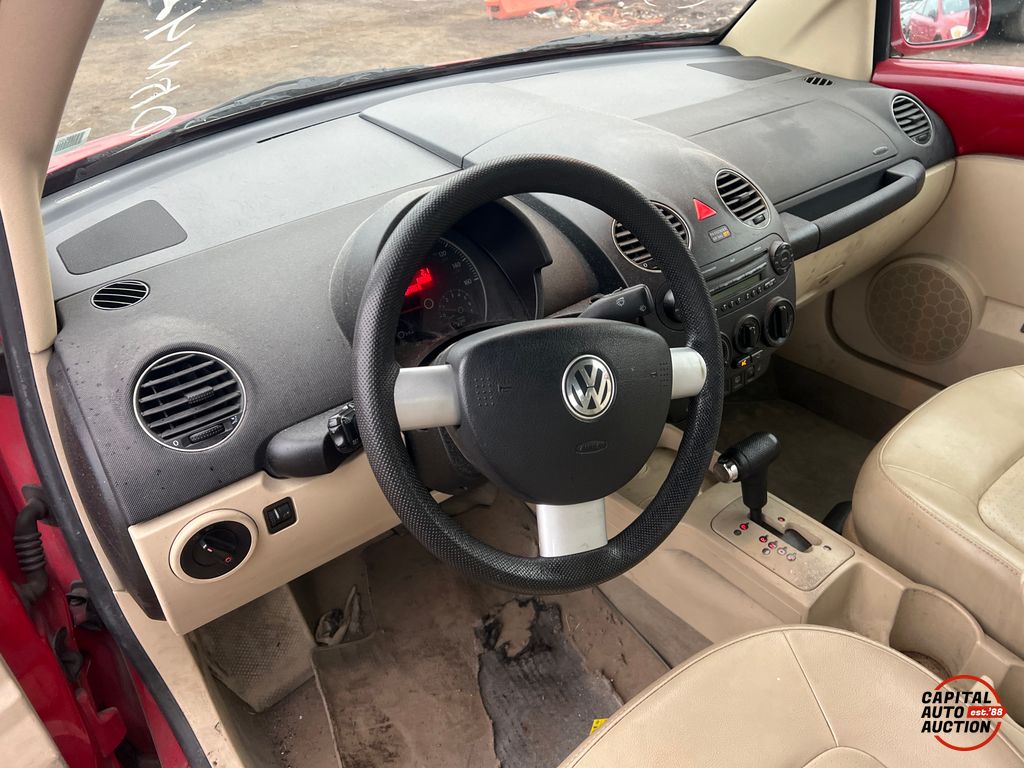 2007 VOLKSWAGEN NEW BEETLE 10