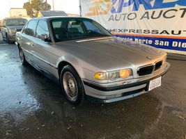 2000 BMW 7 Series