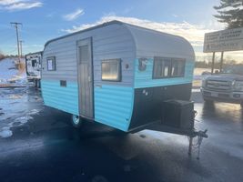 1952 DETROITER TRAVEL TRAILER