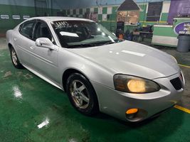 2004 Pontiac GRAND-PRIX
