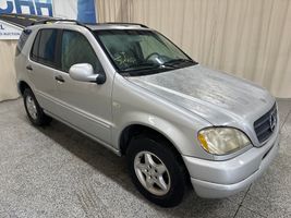 2000 Mercedes-Benz M-Class