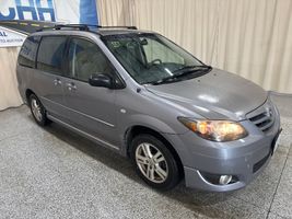 2004 Mazda MPV