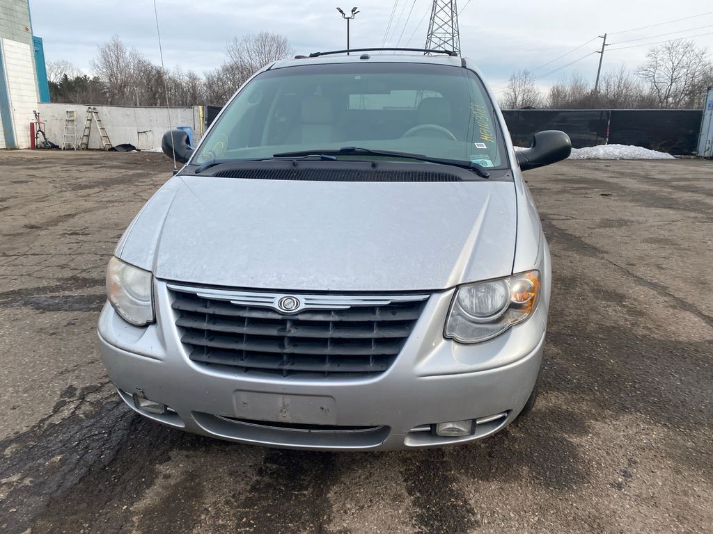 2007 CHRYSLER TOWN & COUNTRY 5