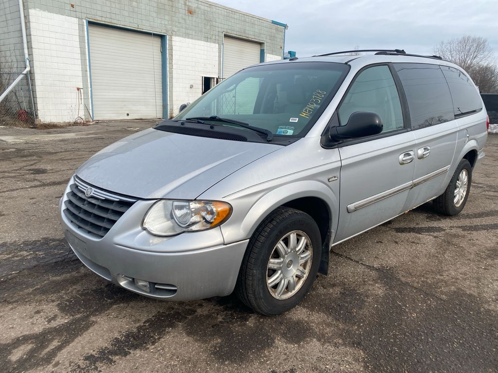 2007 CHRYSLER TOWN & COUNTRY 1