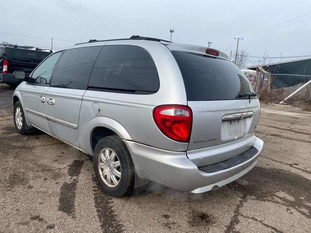 2007 CHRYSLER TOWN & COUNTRY 2