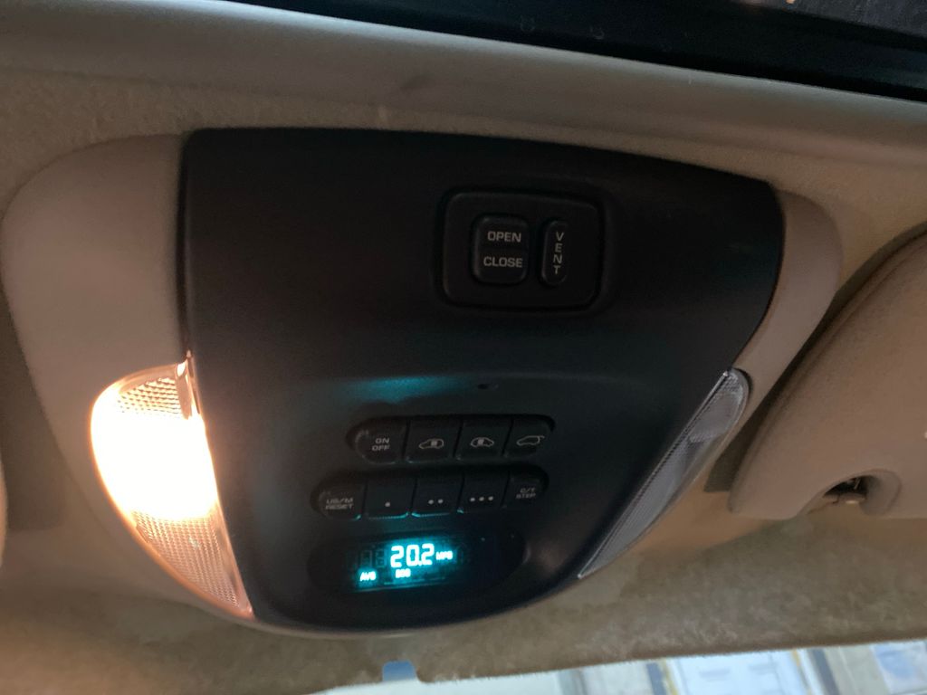 2007 CHRYSLER TOWN & COUNTRY 18