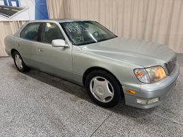 1999 Lexus LS 400