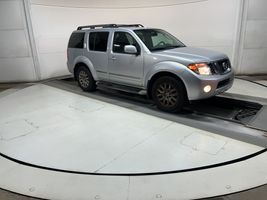 2011 NISSAN Pathfinder