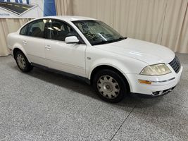2003 VOLKSWAGEN Passat